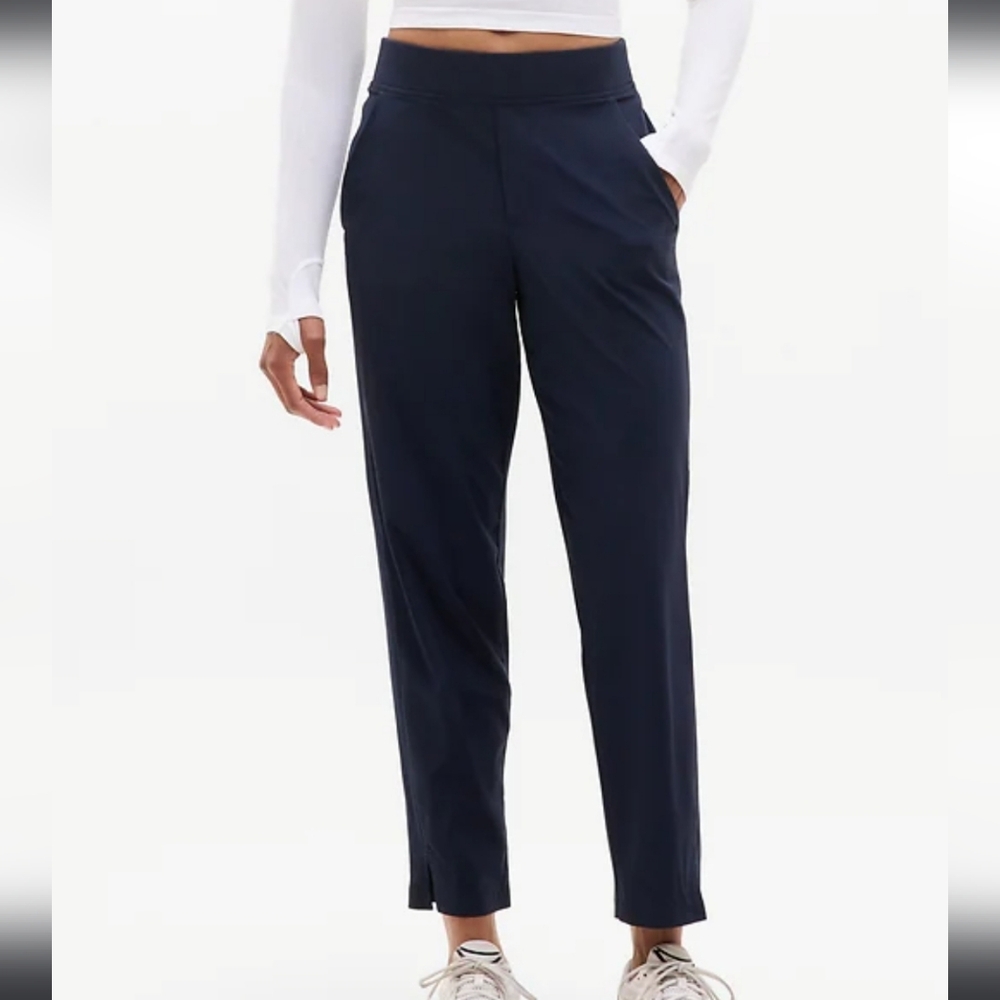 Athleta Brooklyn Mid Rise Ankle Pant In Navy Blue. Size 6 (M7)